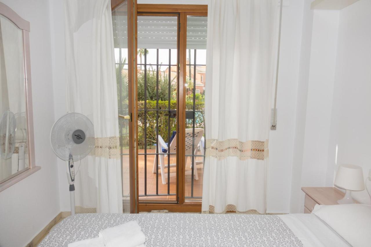 Apartamento Pink Mariposas Chiclana de la Frontera Exterior photo